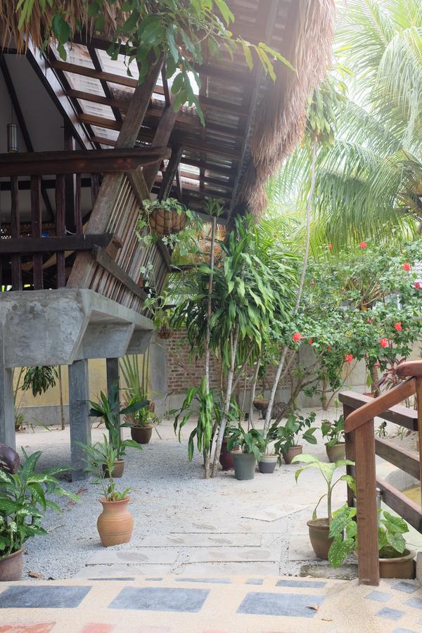 Panji Panji Tropical Wooden Home Pantai Cenang  Εξωτερικό φωτογραφία