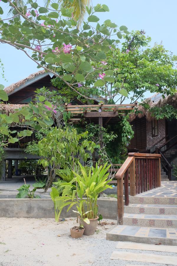 Panji Panji Tropical Wooden Home Pantai Cenang  Εξωτερικό φωτογραφία